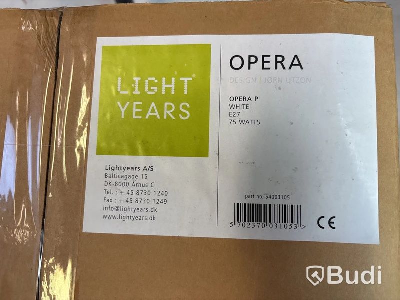 Taklampa Fritz Hansen Opera vit. Ord. pris inkl. moms: ca 3415 kr.