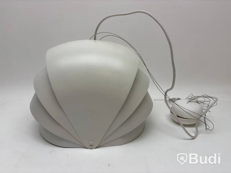 Taklampa Fritz Hansen Opera vit. Ord. pris inkl. moms: ca 3415 kr.