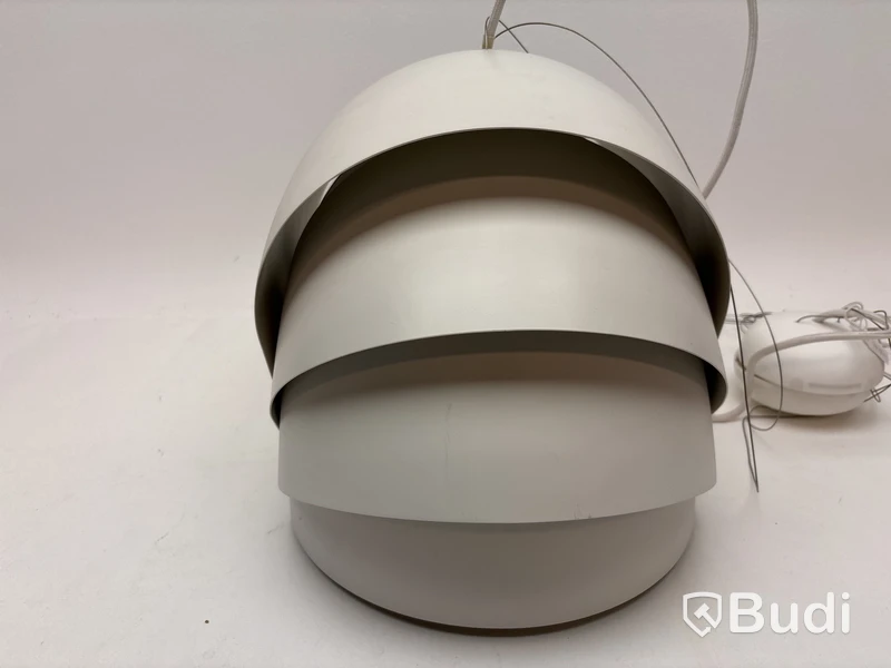 Taklampa Fritz Hansen Opera vit. Ord. pris inkl. moms: ca 3415 kr.