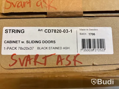 Skåp med skjutdörr String, svart ask 78cm. Ord. pris inkl. moms: ca 3849 kr.