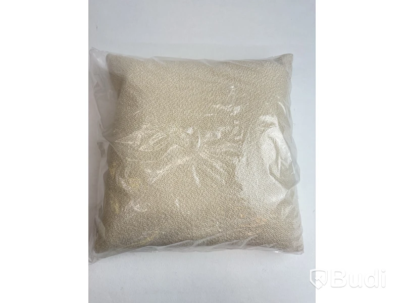 Soffkudde Hay Kräm. Ord. pris inkl. moms: ca 1349 kr.