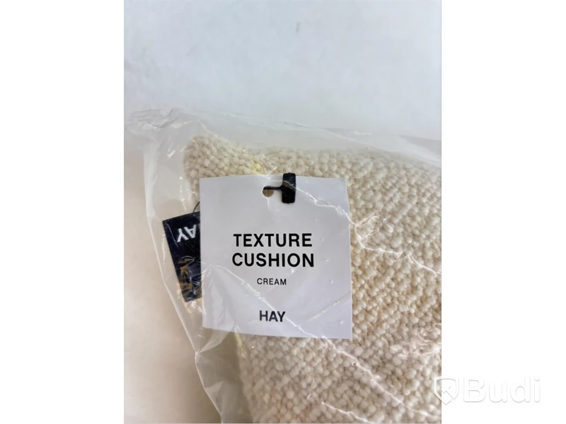 Soffkudde Hay Kräm. Ord. pris inkl. moms: ca 1349 kr.