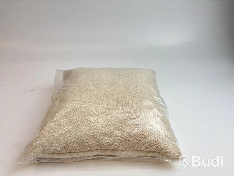 Soffkudde Hay Kräm. Ord. pris inkl. moms: ca 1349 kr.