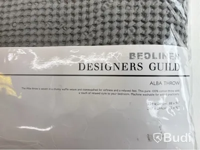 Sängöverkast Designers Guild grå. Ord. pris inkl. moms: ca 1700 kr.