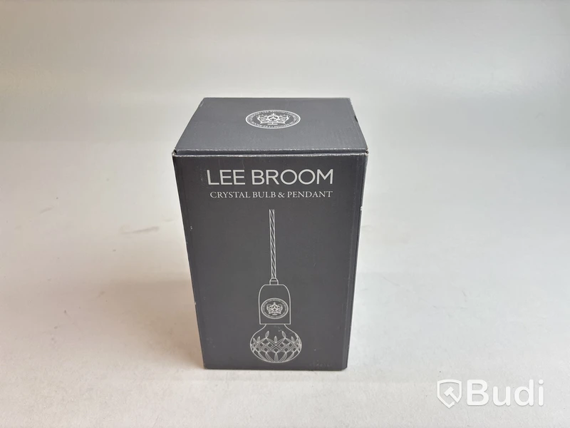 Pendellampa Lee Broom Klart glas Mässing. Ord. pris inkl. moms: ca 4725 kr.