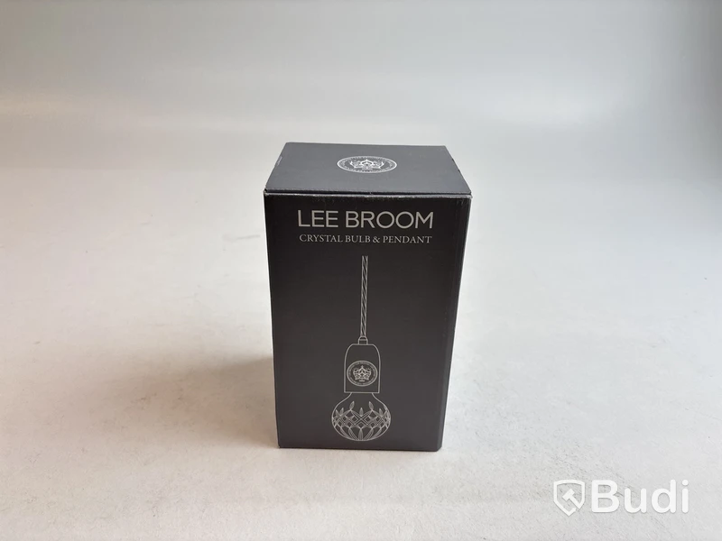 Pendellampa Lee Broom frostat glas Mässing. Ord. pris inkl. moms: ca 4725 kr.