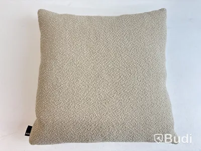 2 st. Soffkuddar Hay, gul och sand. Totalt ord. pris inkl. moms: 2698 kr.