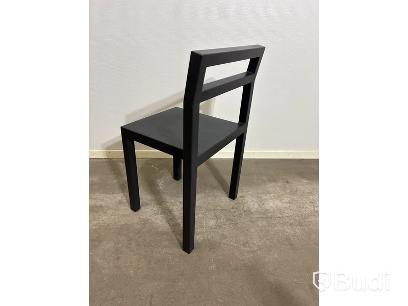 2 st. stolar Källemo Komplot Non, svart. Totalt ord. pris inkl. moms: ca 9900 kr