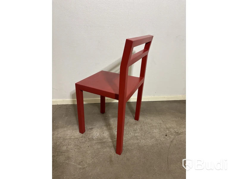 2 st. stolar Källemo Komplot, röd. Totalt ord. pris inkl. moms: ca 9900 kr