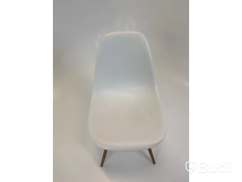 Stol Ray & Charles Eames. Ord. pris inkl. moms: ca 4460 kr