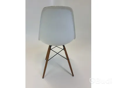 Stol Ray & Charles Eames. Ord. pris inkl. moms: ca 4460 kr