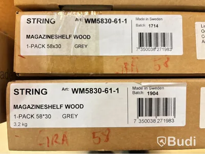 2 st. Magasinhylla String, trä grå. Ord. pris inkl. moms: ca 3098 kr.