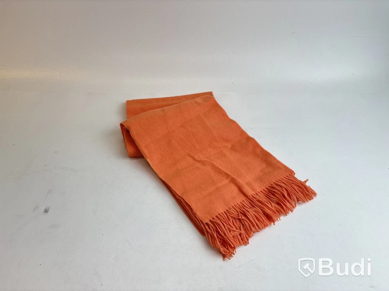 Filt Elvang orange sorbet Alpacka/ull. Ord. pris inkl. moms: ca 1299 kr.