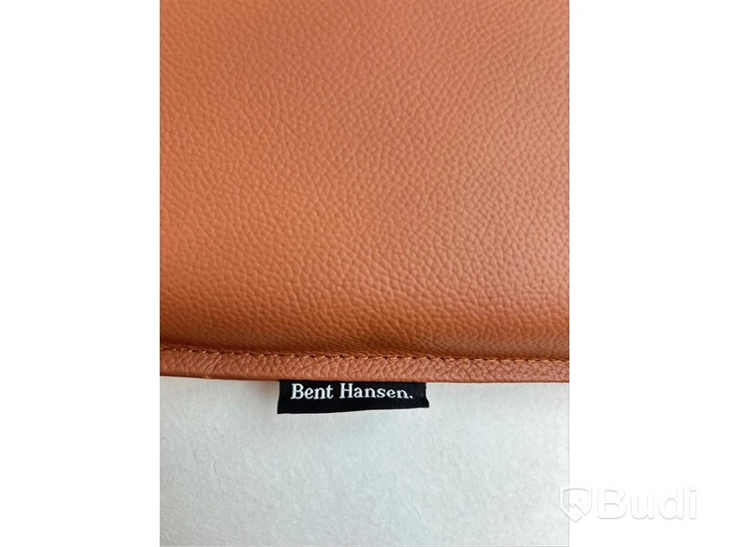 4 st. Sittdynor Bent Hansen. Ord. pris inkl. moms: ca 3200 kr.