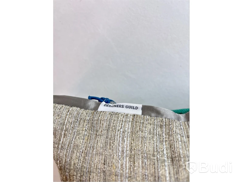 2 st. Soffkuddar Designers Guild Ord. pris inkl. moms: ca 2380 kr.