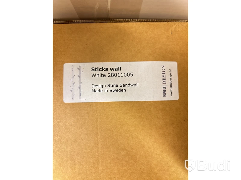 Väggklädhängare SMD Sticks wall vit. Ord. pris inkl. moms: ca 2600 kr.