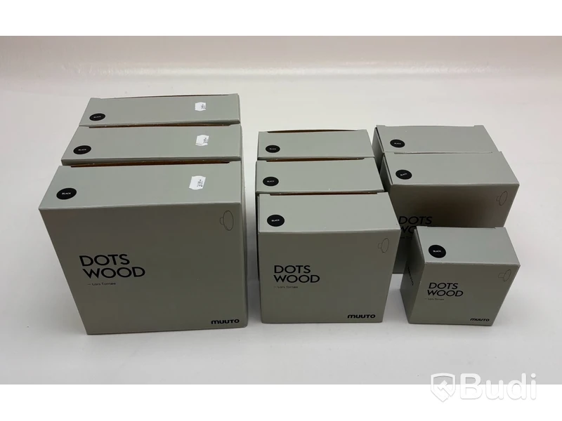 9 st. Dots Wood Muuto, olika storlekar, svart, Totalt ord. pris inkl. moms: ca 2600 kr