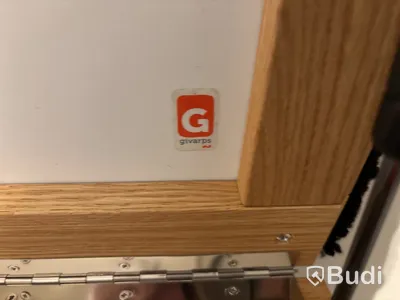 Förvaringsbänk Givarp, med fårskinn. Ord. pris inkl. moms: ca 16 050 kr