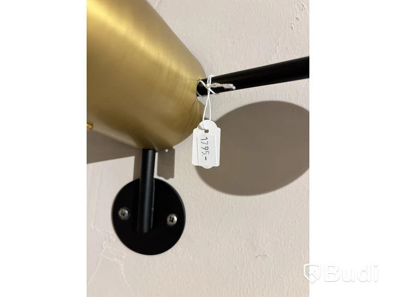 Klädhängare Gubi Matégot. Ord. pris inkl. moms: ca 1795 kr