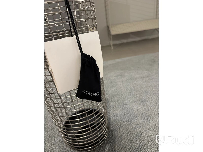 Paraplyställ Korbo, handvävd. Ord. pris inkl. moms: ca 1985 kr