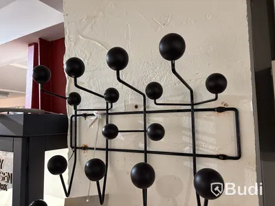 Krokar Vitra, svart. Ord. pris inkl. moms: ca 3350 kr