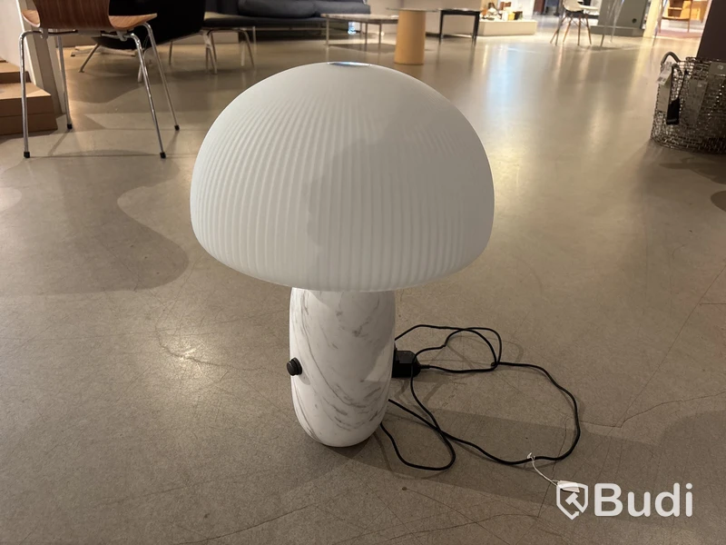 Lampa Vipp. Ord. pris inkl. moms: ca 9995 kr