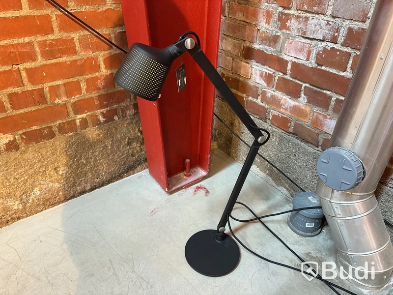 Lampa Vipp. Ord. pris inkl. moms: 4595 kr