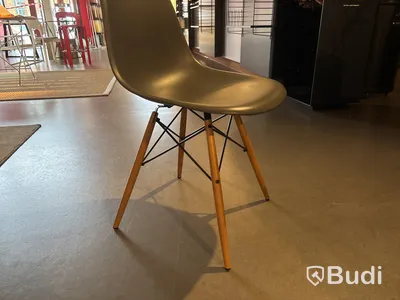 Stol Eames. Ord. pris inkl. moms: ca 5000 kr