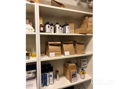 Parti med diverse möbelvård