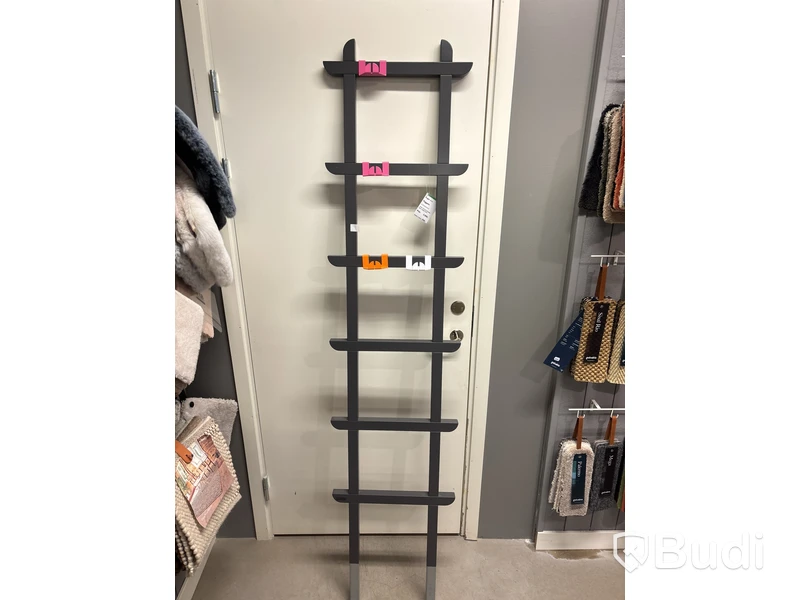 Klädhängare Foggia, Piggelin. Ord. pris inkl. moms: 2920 kr