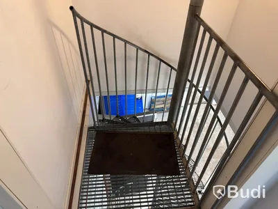 Palldragare, möbler & parti med blandat gods