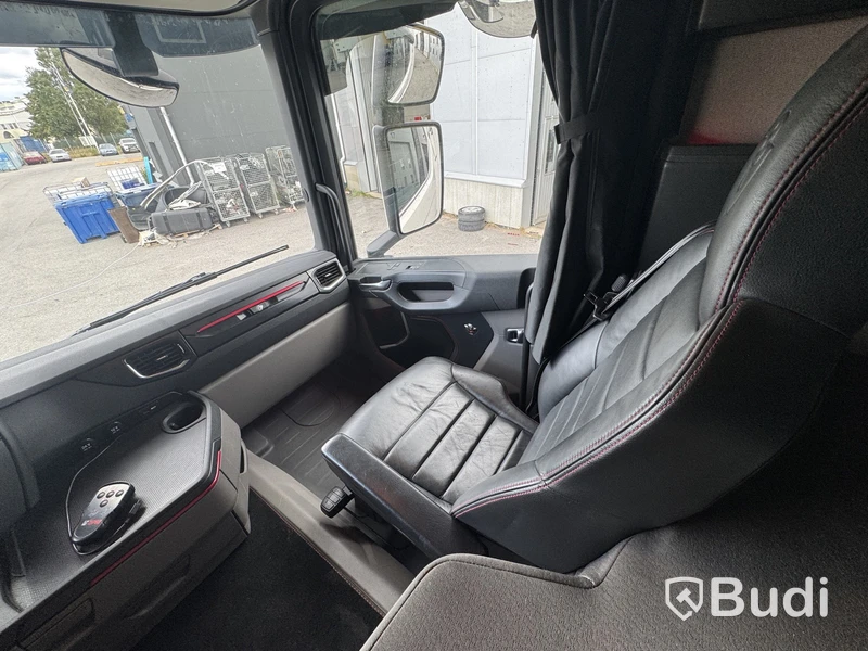 Long-haul truck Scania R590 16.4 V8 6x2-4 -2021 | Zepro | Recently inspected