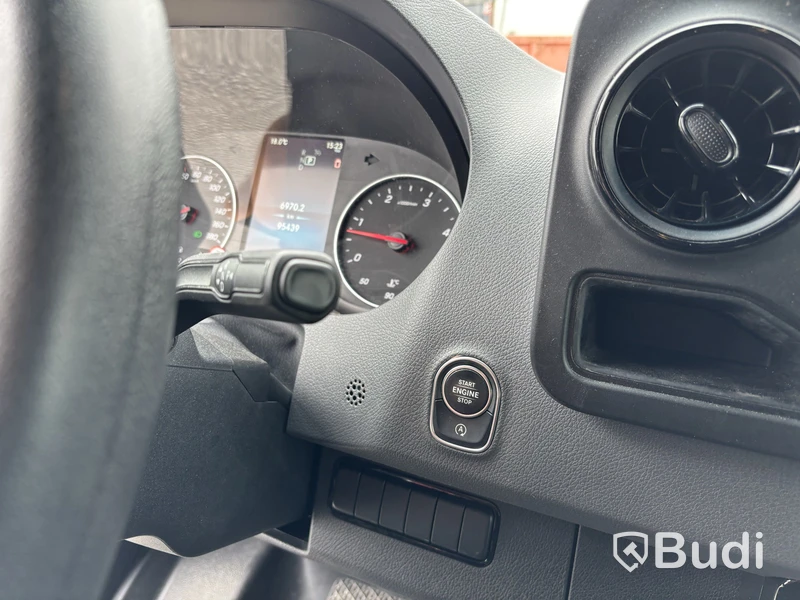 Box van Mercedes-Benz Sprinter 419 CDI 3.0 V6 -2021 | C1 licence
