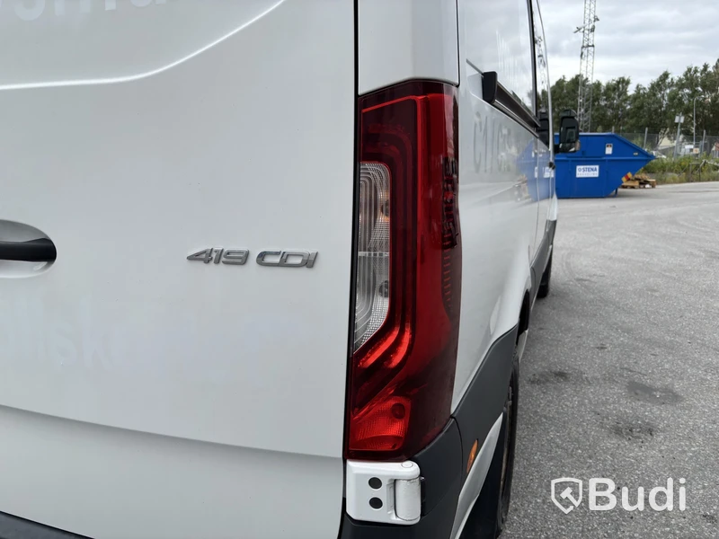 Box van Mercedes-Benz Sprinter 419 CDI 3.0 V6 -2021 | C1 licence