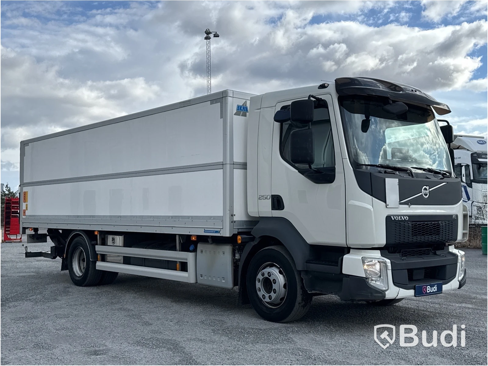 Volvo FL 250 -2018 | Höj - sänkskåp SKAB | Zepro
