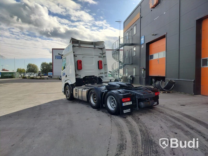Dragbil DAF XF 530 FTS, 2023 Regnr. HAJ01E Mätarställning (km): 16 871 mil