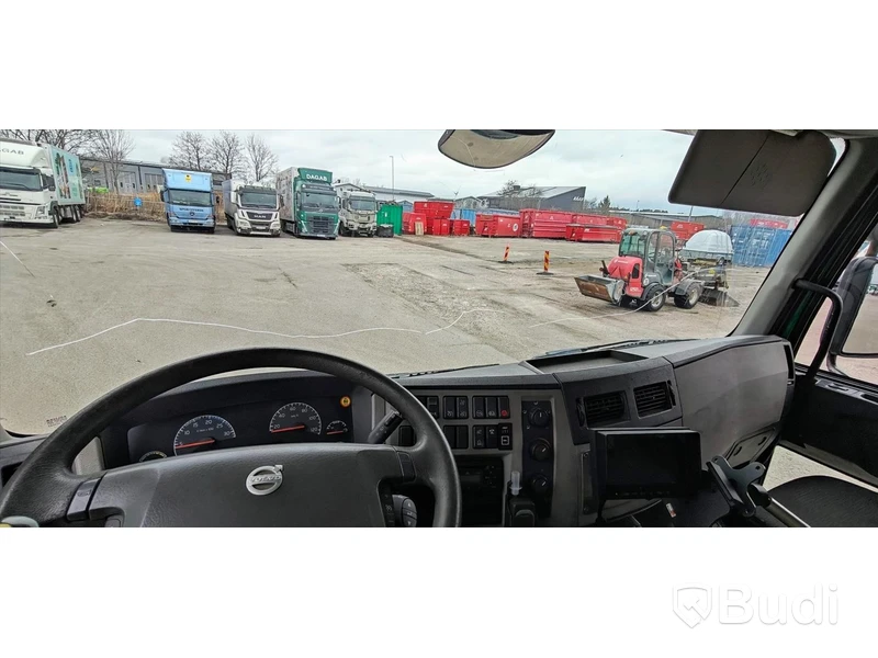 Dragbil DAF XF 530 FTS, 2023 Regnr. HAJ01E Mätarställning (km): 16 871 mil
