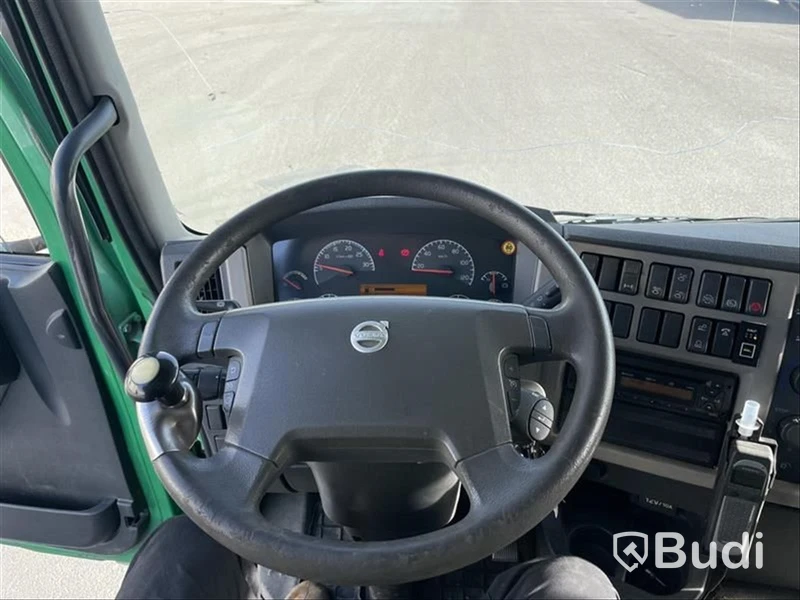 Dragbil DAF XF 530 FTS, 2023 Regnr. HAJ01E Mätarställning (km): 16 871 mil