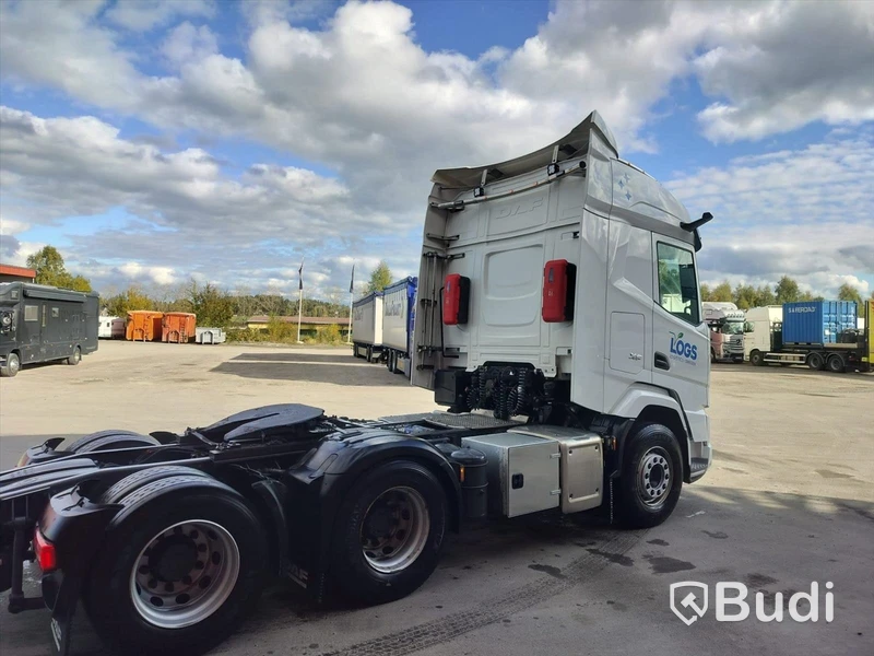 Dragbil DAF XF 530 FTS, 2023 Regnr. HAJ01E Mätarställning (km): 16 871 mil