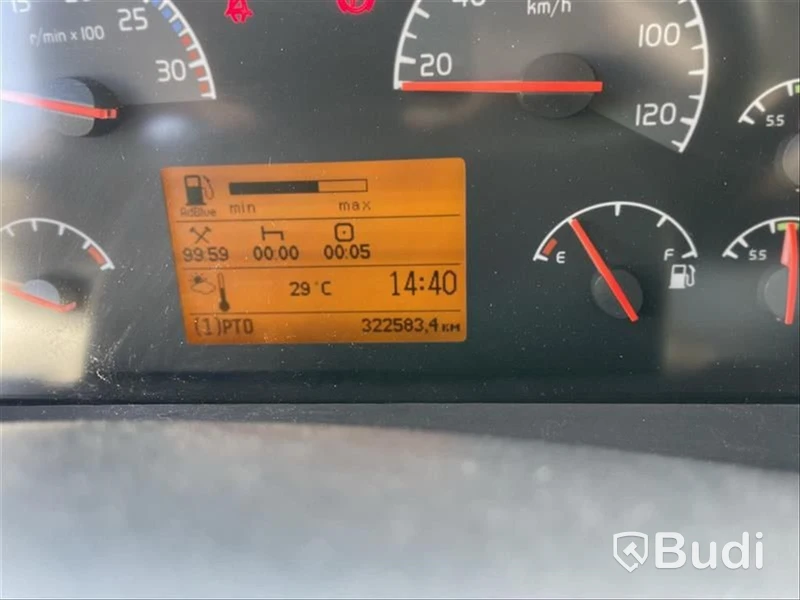 Dragbil DAF XF 530 FTS, 2023 Regnr. HAJ01E Mätarställning (km): 16 871 mil