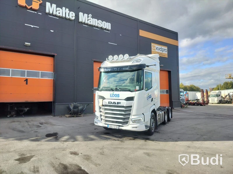 Dragbil DAF XF 530 FTS, 2023 Regnr. HAJ01E Mätarställning (km): 16 871 mil