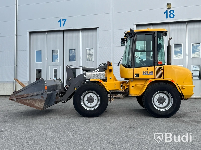 Hjullastare Volvo L30 -2005 | Med redskap