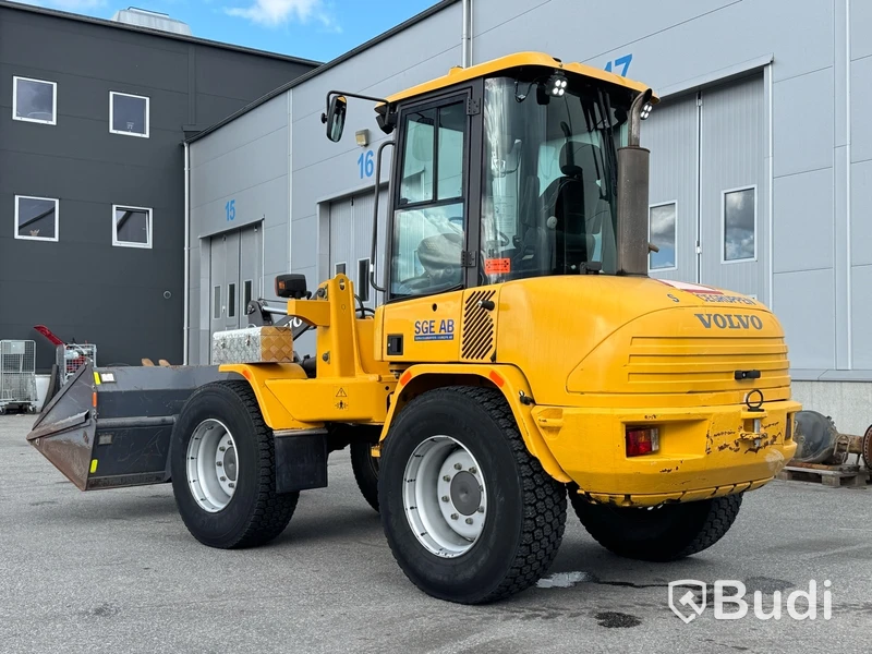 Hjullastare Volvo L30 -2005 | Med redskap