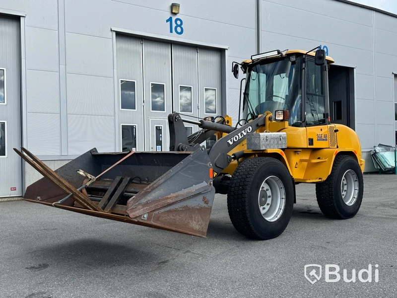 Hjullastare Volvo L30 -2005 | Med redskap