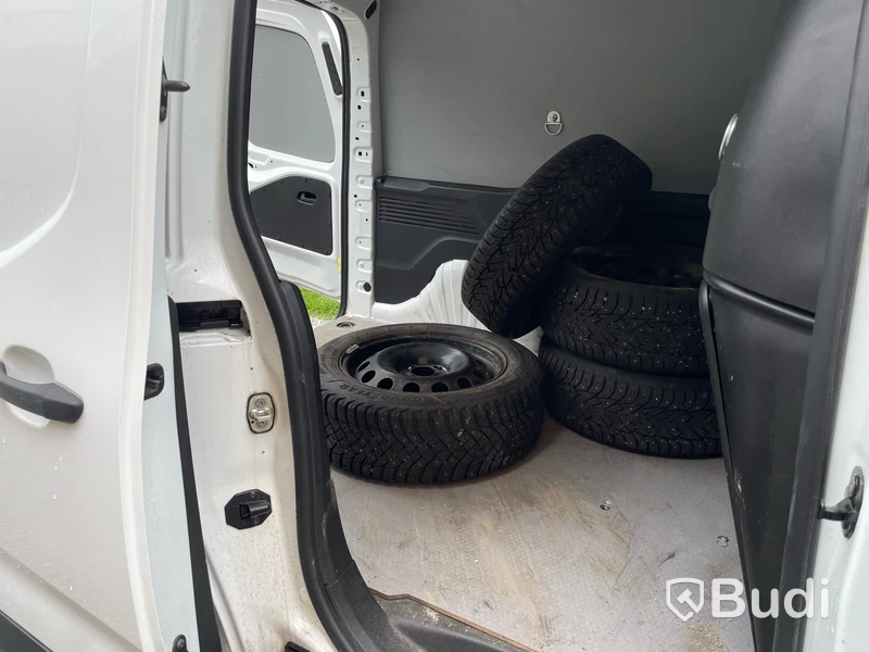 Peugeot Partner L1 1.2 PureTech 130 EAT -2019 | Automat