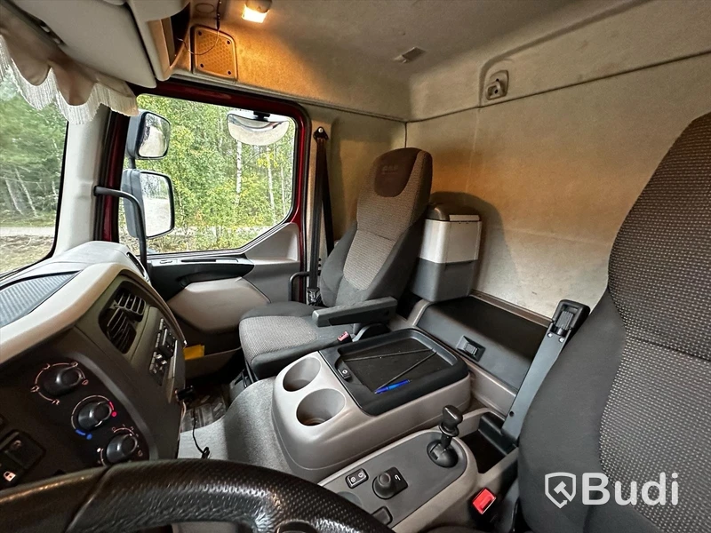Kranbil DAF FA LF290I -2016 | Palfinger-kran & Bakgavellyft