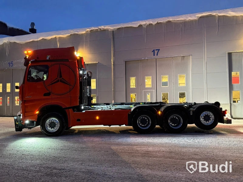 Tridemväxlare Mercedes-Benz Arocs 3758 -2023 | JOAB 24 ton | Plogutrustad