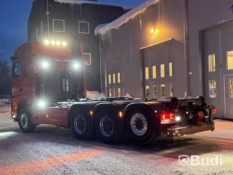 Tridemväxlare Mercedes-Benz Arocs 3758 -2023 | JOAB 24 ton | Plogutrustad