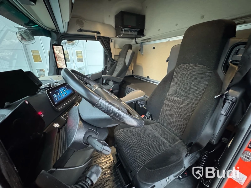 Tridemväxlare Mercedes-Benz Arocs 3758 -2023 | JOAB 24 ton | Plogutrustad