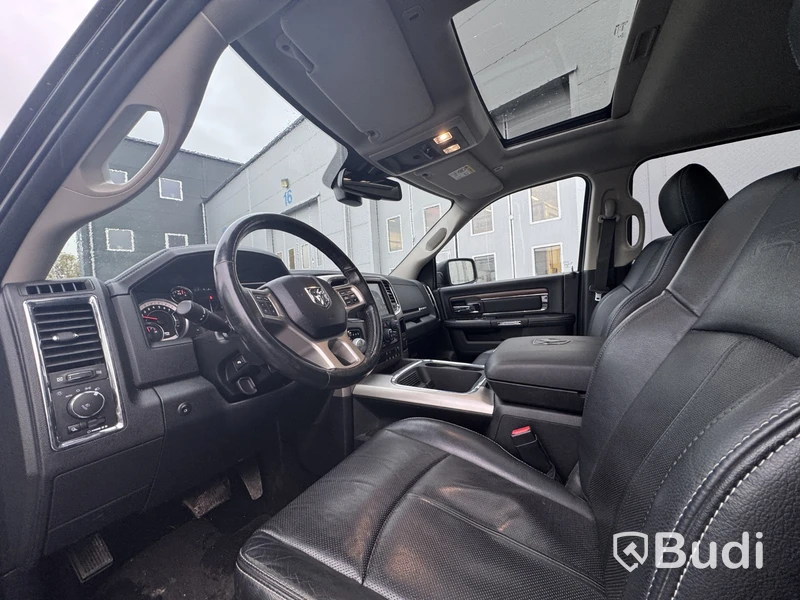 Dodge RAM 1500 Crew Cab 5.7 V8 HEMI 4x4 TorqueFlite -2018 | Laramie